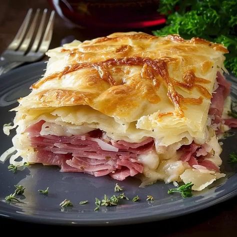 REUBEN CRESCENT BAKE Reuben Crescent Bake, Rueben Crescent Bake, Reuben Bake Recipe, Shredded Corned Beef, Reuben Bake, Reuben Sandwiches, Reuben Casserole, Crescent Roll Crust, Crescent Bake