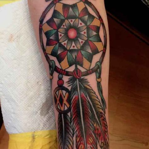 Dreamcatcher Tattoos – Part 2 Dreamcatcher Tattoos, Dream Catcher Tattoo Design, Best Tattoo Ever, Native Tattoos, Feather Tattoo Design, Traditional Tattoo Sleeve, Dream Catcher Tattoo, American Tattoos, Indian Tattoo