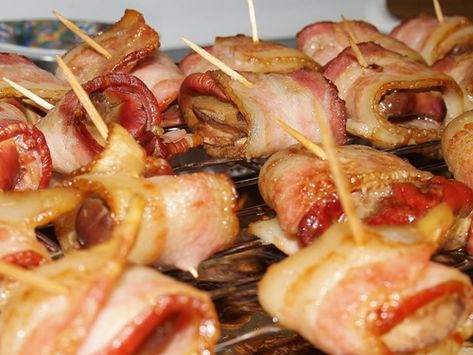 This appetizer looks yummy! Mystery meat, water chestnut all wrapped in bacon! Angels On Horseback Recipe, Angels On Horseback, Liver Recipes, Wrapped In Bacon, Water Chestnut, Chicken Liver, Water Chestnuts, Tailgating Recipes, Bacon Wrapped Chicken