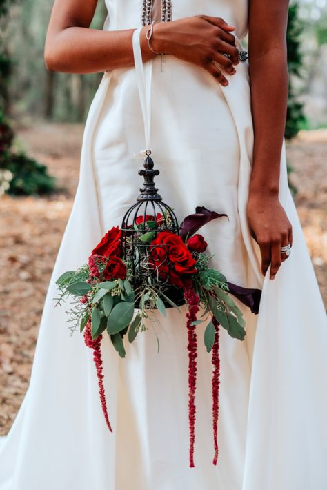 Lantern Bridal Bouquet, Wedding Ring Bouquet, Circle Bouquet Bridesmaids, Lantern Wedding Bouquets, Alternate Wedding Bouquet Ideas, Alternative To Bouquets For Bridesmaids, Lantern Bouquet Bridesmaid, Non Traditional Bouquets, Alternative Wedding Bouquet Ideas