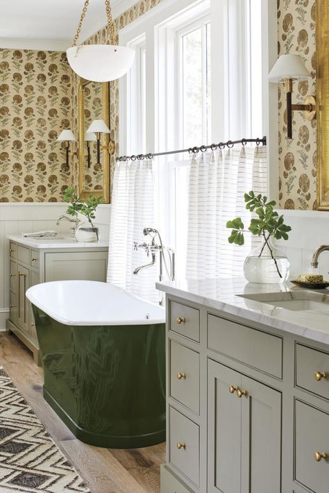 The Master Bath has an amazing Cast Iron Bath by Cheviot that was custom painted Sherwin-Williams’ Rookwood Dark Green. Chadduck also used one of my favorite wallpapers–Jasper by Michael Smith’s Indian Flower in Brown. Southern Living Idea House, Southern Living Magazine, Greige Paint Colors, Cast Iron Bathtub, Riverside House, Southern Living Homes, Indian Flowers, Amelia Island, Southern Home