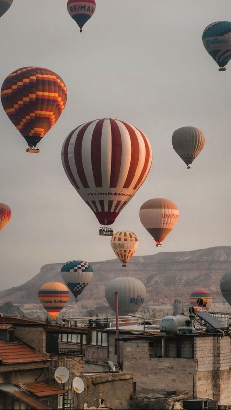 Hot Air Balloons Photography, Turkey Vacation, Balloons Photography, Cappadocia Turkey, Princes Diana, Travel Pics, Hot Air Balloons, Phone Wallpaper Images, Air Balloons