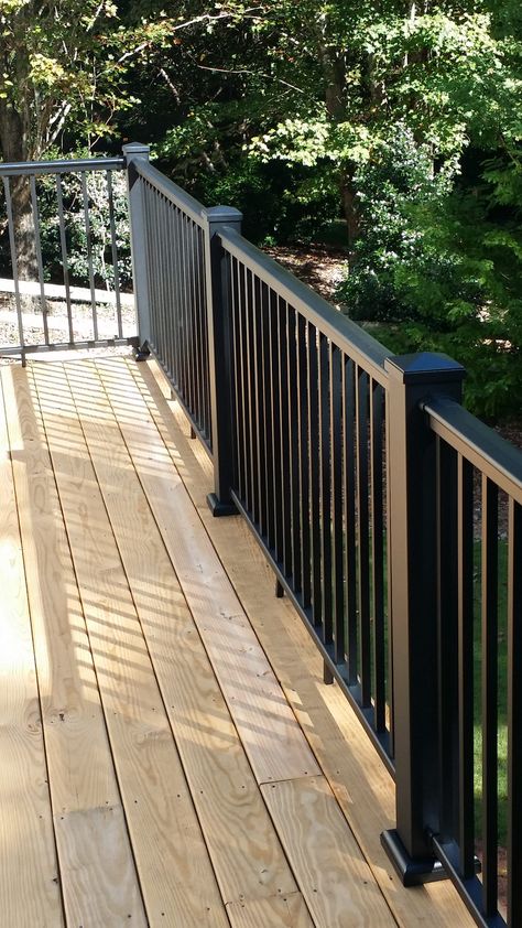 Exterior Handrail, Deck Stair Railing, Porch Railing Designs, Metal Deck Railing, Aluminum Railing Deck, Patio Railing, Deck Railing Design, Metal Deck, Railing Ideas