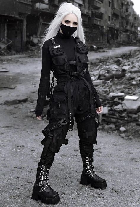 Black knee boots, #tacticalpants, sweatshirt, vest and mask | #techwear #darkstyle #allblackoutfit #cyberpunk Techwear Outfits Women, Techwear Girl Outfit, Techwear Girl, Techwear Women, Techwear Outfits, Mode Emo, Techwear Fashion, Moda Cyberpunk, Dark Wear