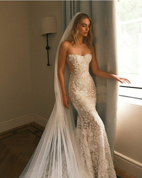 Lee Petra Grebenau, Popular Wedding Dresses, Flare Gown, Kleinfeld Bridal, Wedding Dresses Corset, Strapless Corset, Wedding Dresses Strapless, Allure Bridal, Wedding Dresses Plus Size