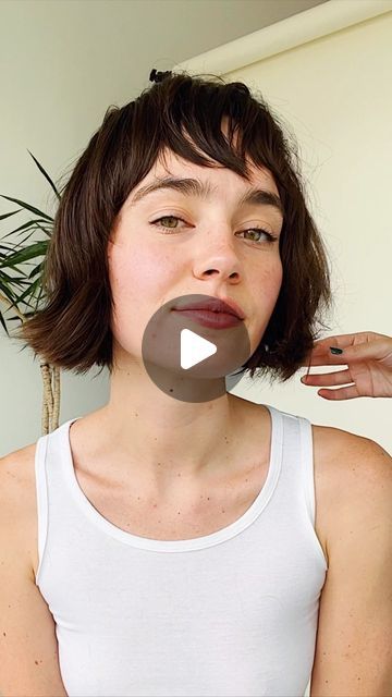 Jayne Matthews on Instagram: "Emily!! From long to a bob ❤️ Artist @emily_ferguson at my studio in Los Angeles:) French bob, razor cut, chunky and easy.  . . #frenchbob #jaynematthews" Jayne Matthews French Bob, French Bob Hair Styles, Alexa Chung Bob Hair, Thick Hair French Bob, Messy French Bob With Bangs, Short French Bob Thick Hair, Plus Size French Bob, Chin Length Shaggy Bob With Bangs, Thick Hair Short Bob