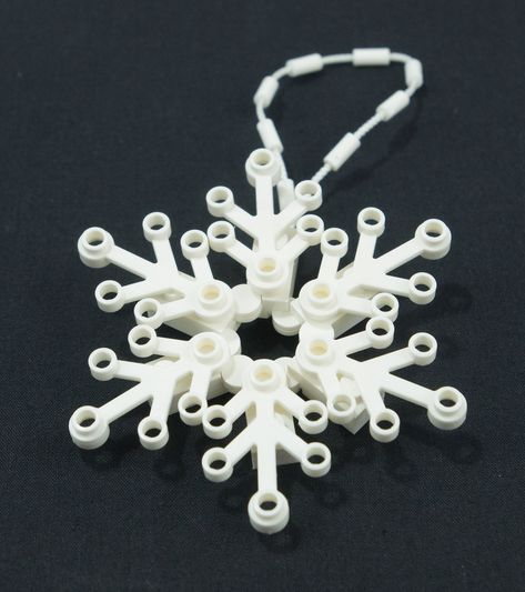 Lego Ornaments Diy, Lego Snowflake, Lego Christmas Ornaments, Lego Ornaments, Lego Diy Crafts, Lego Christmas Tree, Lego Crafts, Lego Winter Village, Christmas Lego