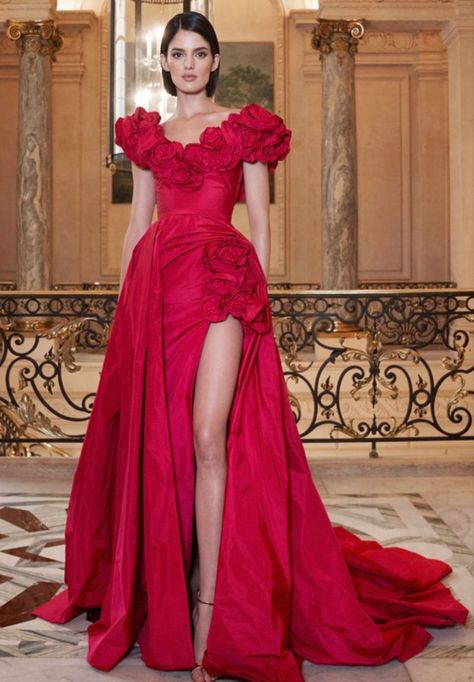 Tamara Ralph Red Dinner Dress, Tamara Ralph, Rose Gown, Chinese Wedding Dress, Gowns Dresses Elegant, Cinderella Dresses, Glamour Dress, Iconic Dresses, Fashion Illustration Dresses