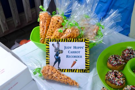 Zootopia Birthday Party Food Ideas - Judy Hopps Carrot Recorder  #Zootopia Zootopia Birthday Party Ideas, Zootopia Birthday Party, Zootopia Birthday, Zootopia Party, Zootopia Movie, Movie Night Food, Birthday Party Images, Disney Dinner, Disney Movie Night