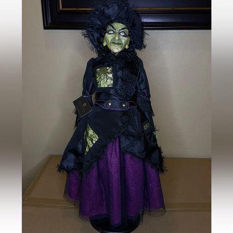 Katherine’s Collection Evil Green Wicked Witch Halloween 36” Collectible Doll Barbie Doll Face, Halloween Ghost Family, Witch Dolls, Halloween Witch Dolls, Clay Halloween, Polymer Clay Halloween, Victorian Gentleman, Jeweled Christmas Trees, Katherine's Collection