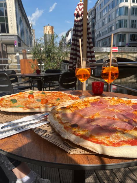 #summer #food #pizza #aperolspritz #hamburg Traveling Inspiration, Hamburg City, Food Pizza, Summer Food, Vision Boards, Aperol Spritz, Summer 24, City Girl, Summer Aesthetic