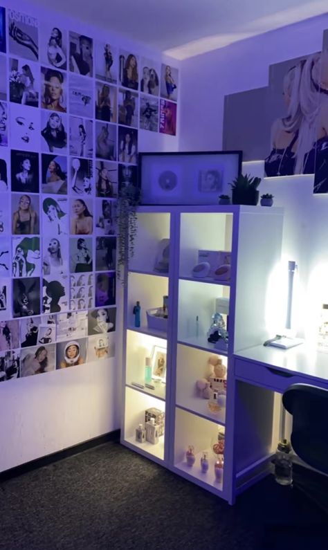 Room Ideas Ariana Grande, Bedroom Inspo Led Lights, Ariana Grande Room Decor, Ariana Grande Room, Ariana Merch, Diy Poster, Snug Room, Poster Diy, Room Redesign