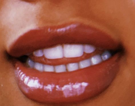 Perfect white teeth and lips aesthetic. Inspo that girl aesthetic vision board Plump Lips Aesthetic, Anika Core, White Teeth Aesthetic, Perfect White Teeth, Rise Of The Pink Ladies, V34 Colour Corrector, Smile Tips, Fairy Eyes, Teeth Aesthetic