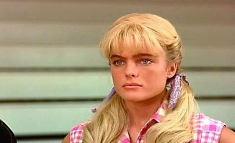 Celebs Who Ended Up Working Totally Normal Jobs Tofu Smoothie, Erika Eleniak, The Beverly Hillbillies, Sweet Smoothies, High Protein Smoothies, Cherry Smoothie, Jennette Mccurdy, Funny Jokes For Kids, Best Blenders