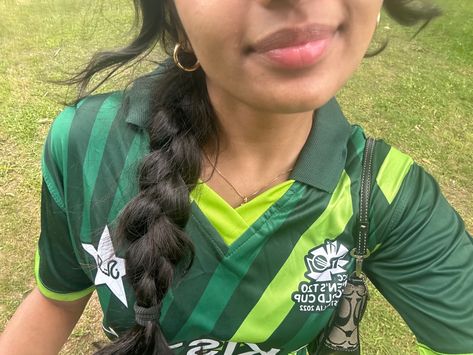 #pakistan #jersey #cricket Cricket Outfit, Cricket Outfits, Jersey Cricket, Cricket Pakistan, Pakistan Zindabad, You Are The Sun, Insta Profile, Jersey Outfit, Insta Profile Pic