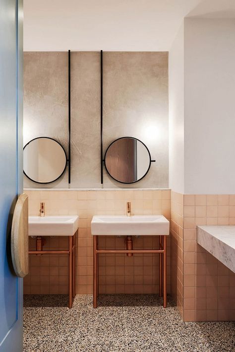 11 Bathroom Design Ideas You Never Saw Coming Bathroom Mirror Inspiration, Unusual Bathrooms, Bathroom Mirror Design, Bad Inspiration, Coffee Shops Interior, Public Restroom, Bathroom Design Inspiration, Toilet Design, Bathroom Renos