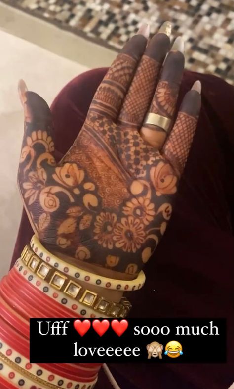 Funny Streaks, Mehndi Captions, Attitude Picture, Rajasthani Mehndi, Rajasthani Mehndi Designs, Meaningful Love Quotes, Just Happy Quotes, Wedding Photoshoot Poses, Snap Streak