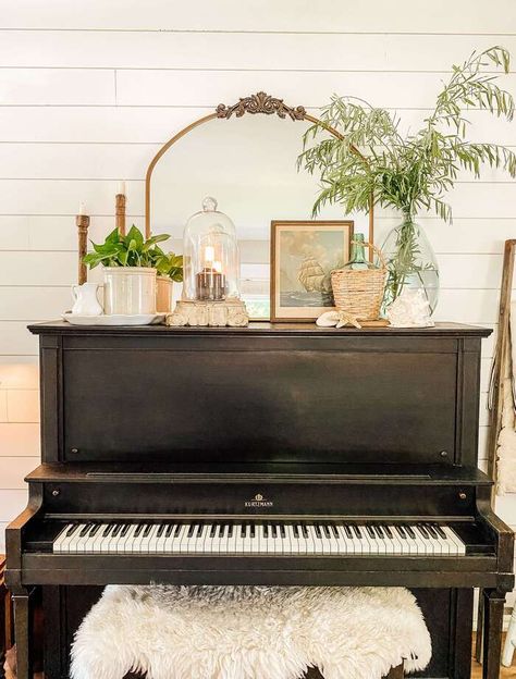 Piano Styling, Piano Room Decor, Piano Living Rooms, Piano Wall, Painted Pianos, Piano Decor, Piano Ideas, Cottage Inspiration, Living Room Redo