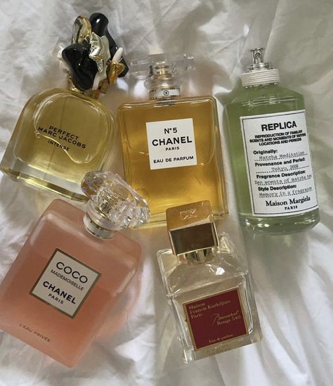 Old Money Perfume, Coco Chanel Mademoiselle, Fragrances Perfume Woman, Perfume Collection Fragrance, Perfume Scents, Perfume Lover, Luxury Perfume, روتين العناية بالبشرة, Old Money Aesthetic