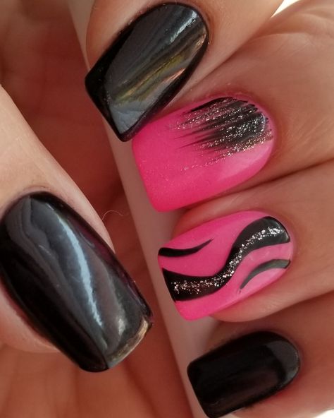 Neon Pink And Black Nails Design, Fuchsia And Black Nails, Hot Pink And Black Ombre Nails, Pink Black Marble Nails, Black And Fuschia Nails, Black And Pink Dip Nails, Bright Pink And Black Nails, Black And Pink Gel Nails, Pink And Black Short Nails