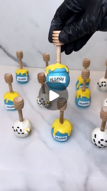 Jenine on Instagram: "The audio is my caption 😏 Custom Winnie The Pooh honey pot and bee cakepops. 🍯   #dessert #cakepop #cakepops #winniethepooh#chocolatedipped#winniethepoohcakepops #explore#reels#explorepage#exploremore #smallbusiness#smallbusinessowner#cakepopsofinstagram #winniethepoohbabyshower#itsaboy#babyshowerideas #desserttable#dessertporn#foodie#chicago #cakepopstagram #muslim" Winnie The Pooh Desserts, Winnie The Pooh Cake Pops, Winnie The Pooh Honey Pot, Pooh Honey Pot, Pot Cakes, Winnie The Pooh Cake, Winnie The Pooh Honey, Honey Cake, Pooh Baby