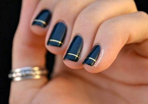 Nail Art Noir, Minimalist Nail, Minimalist Nail Art, Black Nail Art, Black Nail Designs, Super Nails, Colorful Nail Designs, Fall Nail Colors, Simple Nail Designs