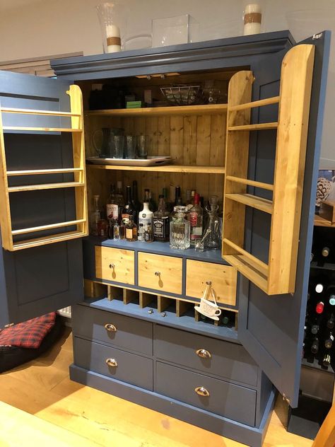 Handmade Pantry Cabinet, Pantry Cupboard Designs, Ladder Cabinet, Bungalow Extension, Utility Ideas, Larder Storage, Kitchen Cabinet Inspiration, Kitchen Larder, Larder Cupboard