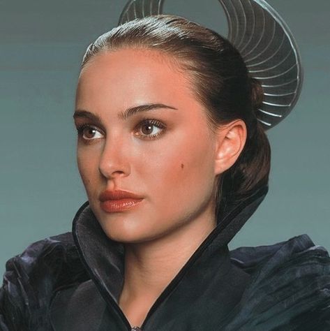 Padme Makeup Tutorial, Padme Amidala Makeup, Padme Makeup, Padme Amidala Aesthetic, Padme Amidala Icon, Padmé Amidala, Star Wars Padme, Spitting Image, Star Wars Ahsoka