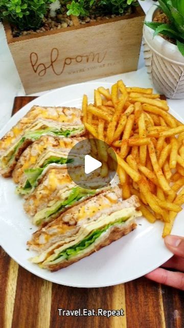 Khadija Siddiqui on Instagram: "Club Sandwich  . . ❤✌🇵🇸  #sandwich #sandwiches #sandwichlover #chickensandwich #lunch #dinner #yum #yummy #delicious #bread #chickenrecipes #foodie #foodiegram #foodstagram" Chicken Club Sandwich, Club Sandwich Chicken, Club Sandwich Recipes, Chicken Club, Club Sandwich, Delicious Bread, Sandwich Recipes, Sandwiches, Bread