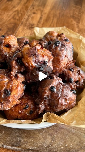 Kiley O'Donnell on Instagram: "LEMON BLUEBERRY SOURDOUGH FRITTERS

Soft, fluffy, bursting with blueberries, and coated in a perfectly tart lemon glaze ✨ Recipe below OR comment ‘FRITTERS’ to get the recipe sent to you 🤎

#Recipe Details (makes 16-20):
Ingredients:
- 3/4 cup whole milk, warmed (~110F)
- 1/4 cup granulated sugar
- 2 1/3 tsp instant yeast (optional, see recipe notes on my website for making without yeast)
- 1 cup sourdough discard or active starter
- 1 egg, at room temp
- 3 tbsp butter, melted 
- 2 3/4 cup all-purpose flour
- 1/2 tsp salt
- 1 cup fresh or frozen blueberries (I used @wymansfruit frozen wild blueberries) tossed with 1 tbsp flour
- ~4 cups avocado oil, for frying (I used @chosenfoods avocado oil)
Lemon Glaze:
- 1 1/2 cups powdered sugar
- 4-5 tbsp lemon juice Sourdough Fritters, Lemon Blueberry Sourdough, Blueberry Sourdough, Lemon Glaze Recipe, Slotted Spoon, Lemon Glaze, Sourdough Discard, Breakfast Pastries, Pastry Desserts