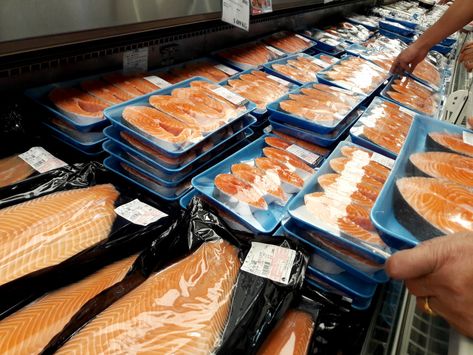 Costco Salmon, Sushi Grade Salmon, Salmon Farming, Sushi At Home, King Salmon, Salmon Sushi, Fish Home, Atlantic Salmon, Wild Salmon