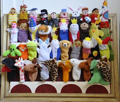 pencils and pins: muppet inspired puppet storage Puppet Storage, Storage Pencils, Play Therapy Room, Puppet Stage, Paddle Pop, Puppet Ideas, Felt Puppets, Reggio Classroom, Puppet Patterns