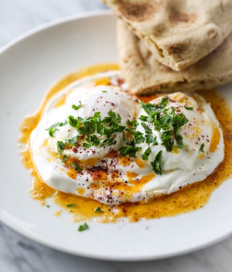 Turkish Poached Eggs, Chili Butter, Labneh Recipe, Poached Egg Recipe, Turkish Eggs, Runny Eggs, Turkish Breakfast, Egg Recipes For Breakfast, Egg Dish