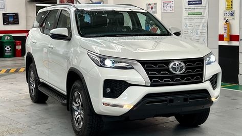 125 Scooter, Hilux Revo, Toyota Fortuner, Toyota Hilux, Car Collection, Dream Cars, Toyota, Suv, Cars