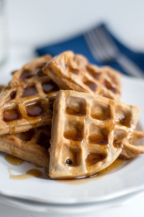 Cinnamon and brown sugar offer a sweet but subtle flavor that make these waffles perfect for breakfast or dessert! Brown Sugar Waffles, Sugar Waffles Recipe, Cinnamon Waffles Recipe, Brown Sugar Roasted Carrots, Belgian Waffles Recipe, Cinnamon Waffles, Waffle Iron Recipes, Waffle Maker Recipes, Breakfast Waffles