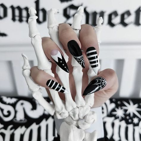 Horror Nails, Holloween Nails, Witch Nails, Witchy Nails, Halloween Acrylic Nails, Punk Nails, Gothic Nails, Goth Nails, Cute Gel Nails