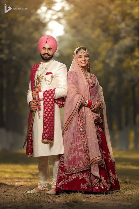 Weeding Pose Indian, Weeding Pose Photography Indian, Indian Photography Poses, Reception Dress For Groom, Indian Wedding Cupal Pose, Men Portrait Photography Studio, Groom Portraits Poses, Punjabi Prewedding Photography, Reception Stills