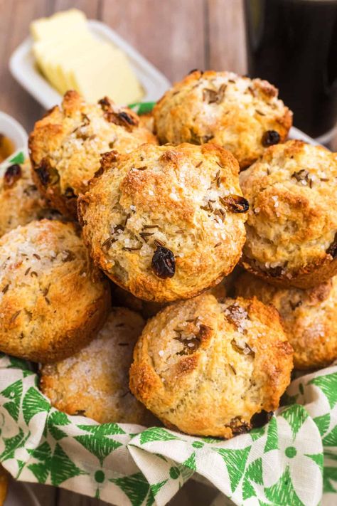 Irish Soda Bread Muffins - The Suburban Soapbox Sweet Irish Soda Bread, Soda Bread Muffins, Grilled Cheese Hot Dog, Green Treats, Yummy Lunch Recipes, Irish Soda Bread Muffins, St Patrick's Day Recipes, Quick Baking, Irish Dishes