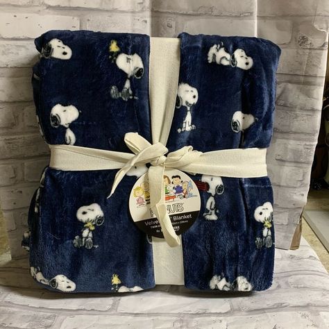 Snoopy Merch, Snoopy Accessories, Snoopy Products, Snoopy Decor, Snoopy Stuffed Animal, Snoopy Things, Peanuts Merchandise, Snoopy Blanket, Snoopy Items