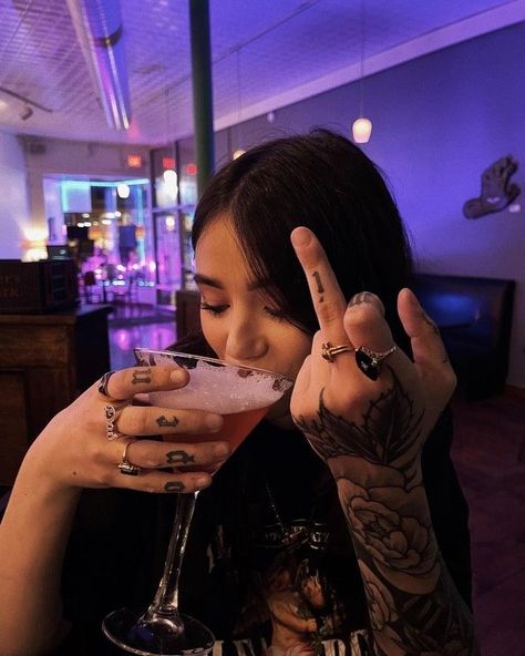 Claire Estabrook, Soft Alt, Fashion Blogger Poses, Halloween House Party, Instagram Photo Inspiration, Grunge Aesthetic, Curvy Fashion, Bad Girl, Girl Tattoos