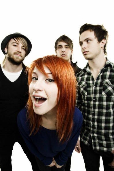 jeremy davis, hayley williams, zac farro, and josh farro from paramore. riot! era Josh Farro, 2000s Bands, Paramore Band, 2000s Posters, Zac Farro, Jeremy Davis, Haley Williams, Hayley Paramore, Pop Punk Bands