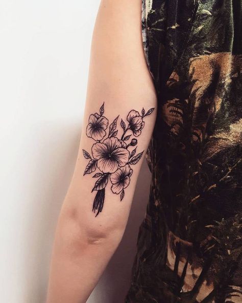 Violet Tattoos by sabootattoos Violet Tattoo Black And White, Carnation Flower Tattoo, Pansy Tattoo, Violet Flower Tattoos, Wildflowers Tattoo, Violet Tattoo, Tattoo Black And White, February Birth Flowers, Tattoo Photography