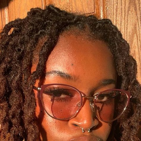 savanah on Instagram: "The way my red plus a later black dye just met in the middle and made honey brown locs will always be silly to me 💀💀  . . . #locs #locpage #locstyles #locnation #locjourney #loclife #loclove #locstylesforwomen #locrepair #loccolor #brownlocs #honeylocs #explore #explorepage" Peach Locs, Honey Brown Locs, Brown Locs, Be Silly, Honey Brown, Loc Styles, Locs, In The Middle, Always Be