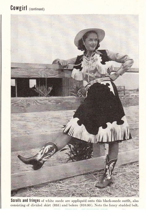 Vintage Cowgirl Inspiration Mode Country, Vintage Western Wear, Cowgirl Outfit, Cowgirl Dresses, Wilde Westen, Into The West, Cowboy Girl, Cowgirl Costume, Rodeo Queen