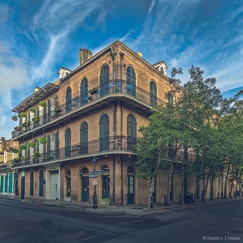 Mikaelson Mansion, New Orleans Mansion, The Mikaelsons, Original Tv Series, The Originals Tv, Boarding House, New Orleans Homes, Vampire Diaries The Originals, Home Room Design