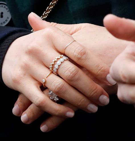 It’s no secret that we love the minimal, classic jewelry of Meghan Markle. From the whimsy of her animal necklaces to the romantic vibes of her H&M initial necklace, Meghan Markle’… Meghan Markle Ring, Prins Harry, Nagellack Trends, Morganite Engagement, Pet Necklace, Classic Jewelry, Rings Simple, Meghan Markle, Unique Engagement Rings