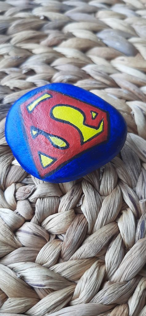 Superman Rock Painting, Paint Rocks, Superman Logo, Rock Painting Patterns, Paint Rock, Painting Patterns, Rock Painting, Painted Rocks, Superman