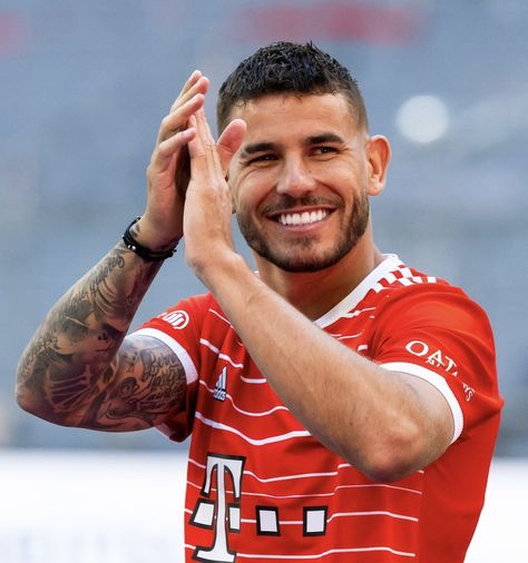 Lucas Hernandez, Soccer Guys, Soccer, Football, Bayern, American Football