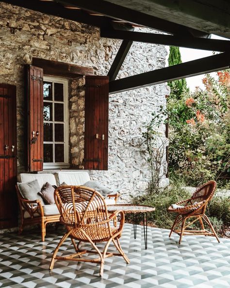 Karen McCartney on Instagram: “I have spent the day uploading the images from the French house (Duras) to Airbnb to commit to its rental readiness from May onwards. We…” Rustic French Farmhouse, Italian Farmhouse, Country Cottage Decor, Stone Walls, Rustic Holiday, Farmhouse Interior, French Cottage, French Farmhouse, French Countryside