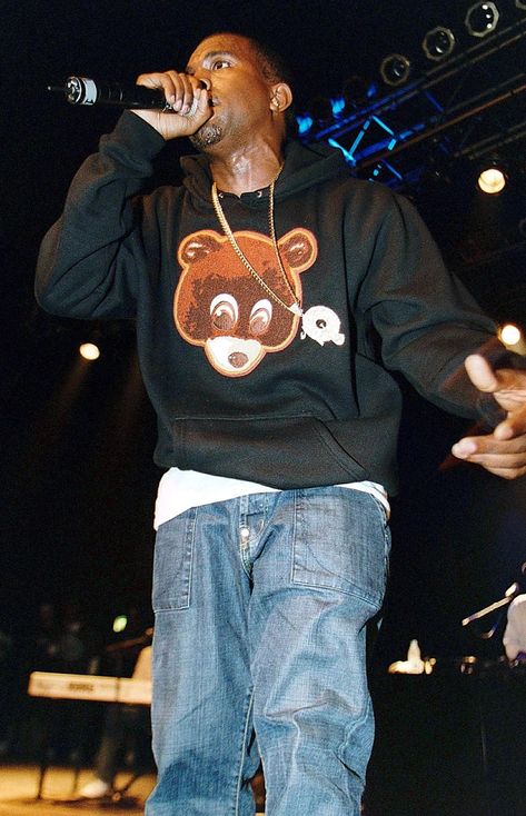 Kanye West Funny, Kanye West Wallpaper, Kanye West Outfits, Kanye Fashion, Kanye West Style, Outfits 2000s, 90s Hip Hop Fashion, 2000s Outfits, Rap Aesthetic